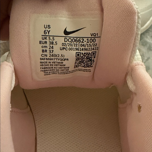 Nike Women's White and Pink Athletic Shoes - Picture 5 of 6